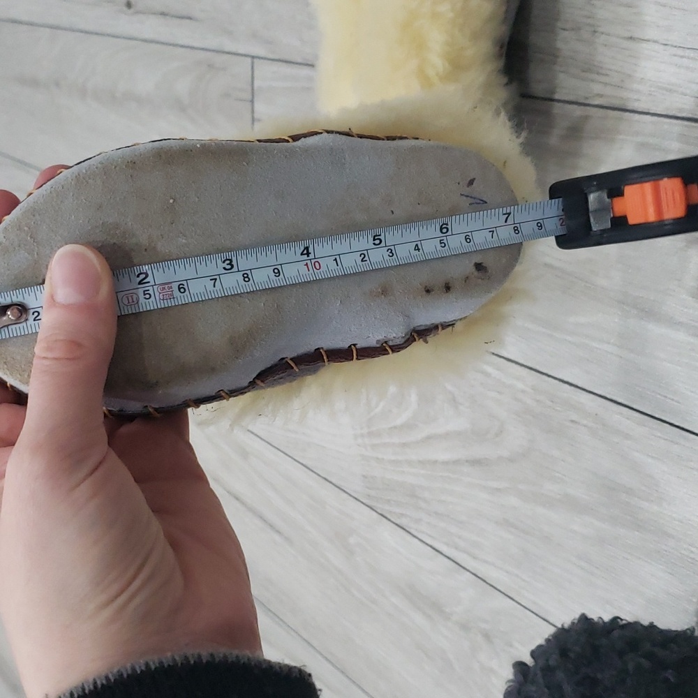 3/$45 NWOT Kids handmade moccasin slippers (size EU 26) - Picture 5 of 6